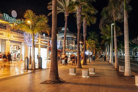 Shopping in Playa de las Americas .